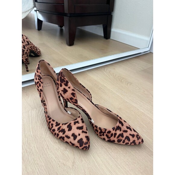 Cheetah Heels - Picture 2 of 5